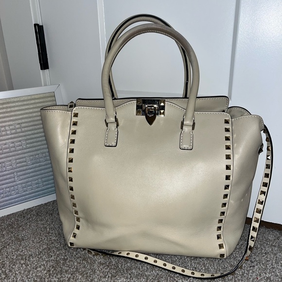 Valentino Garavani Handbags - Valentino Garavani Ivory Leather Rockstud Trapeze Tote